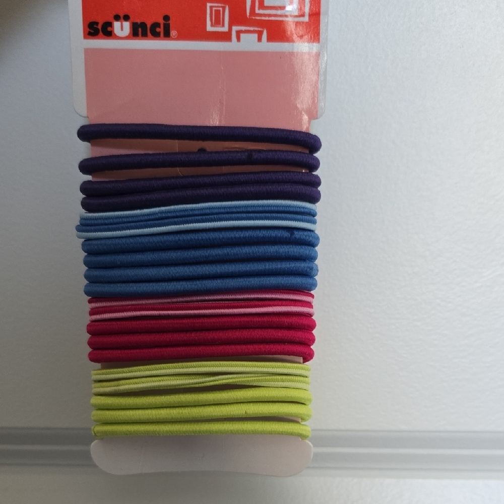 *free with any purchase* Scunci Vibrant Elastic Hair Bands